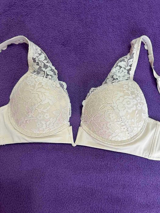 Дамски сутиен бял