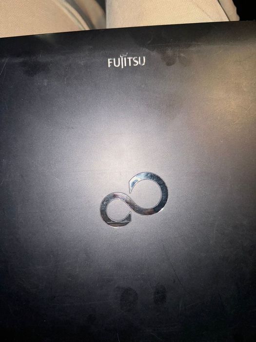 Ноутбук Fujitsu продается