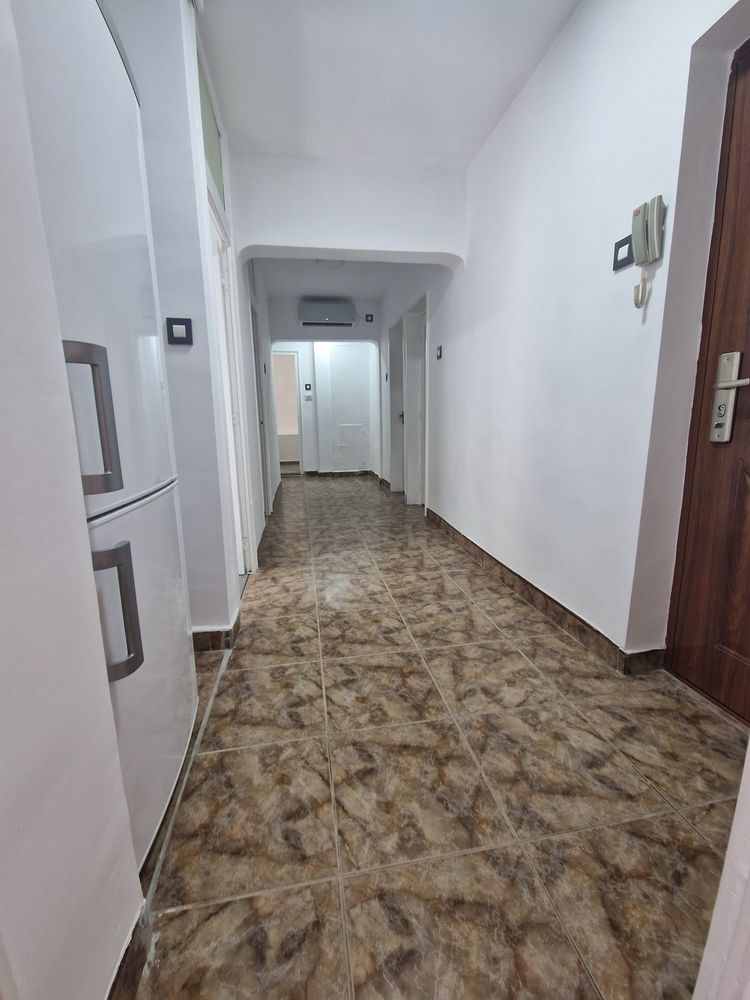 Închiriez 3 camere bulevardul Chisinau