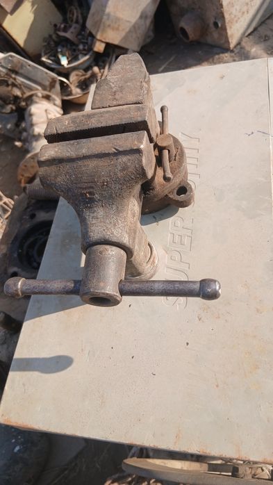 Тиска сотилади ишлаб турибди