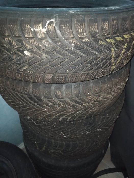 195/65/15  M+S Pirelli 4 бр