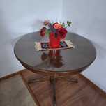 Masa Oliver nuc inchis
Dimensiune: Ø103x76 cm
Material: lemn si MDF