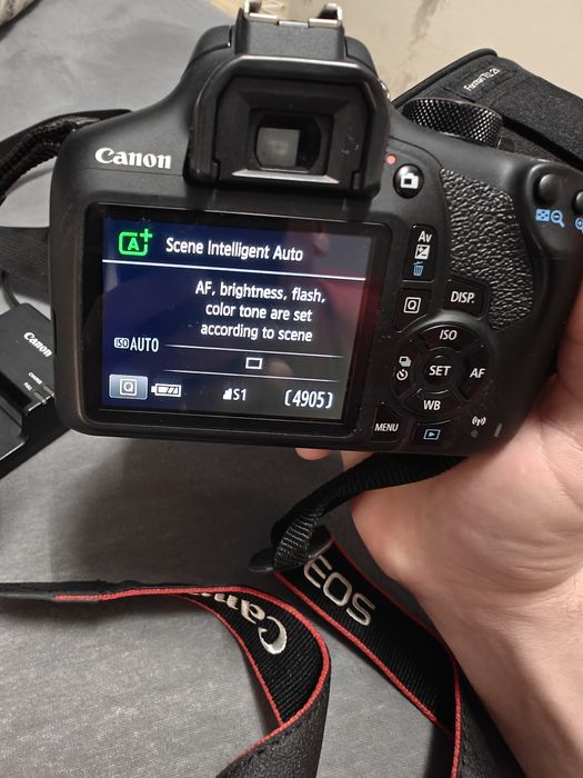 Canon dsrl  eos 1300d impecabil