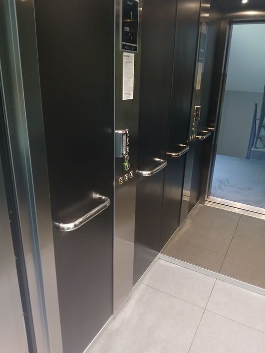 Curatenie scari de bloc