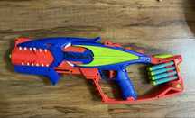 Новый но вскрытый Nerf