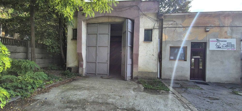 Spații de închiriat