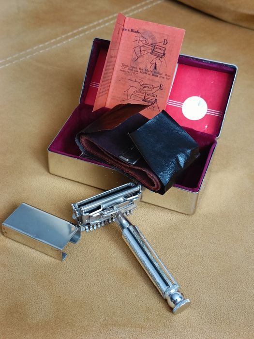 Aparat de bărbierit VALET AutoStrop Safety Razor