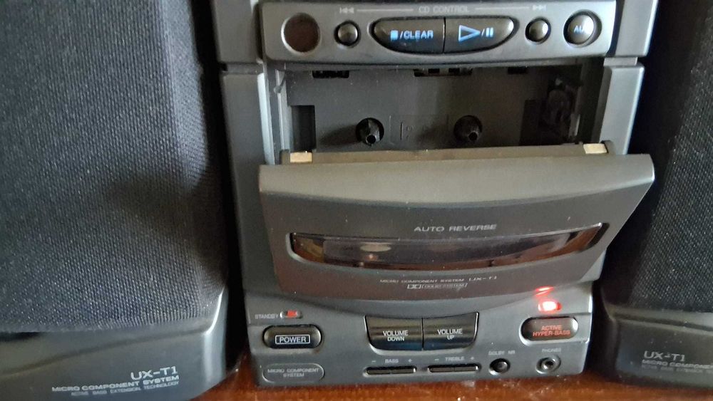 Mini sistem audio cu CD si 2 boxe JVC