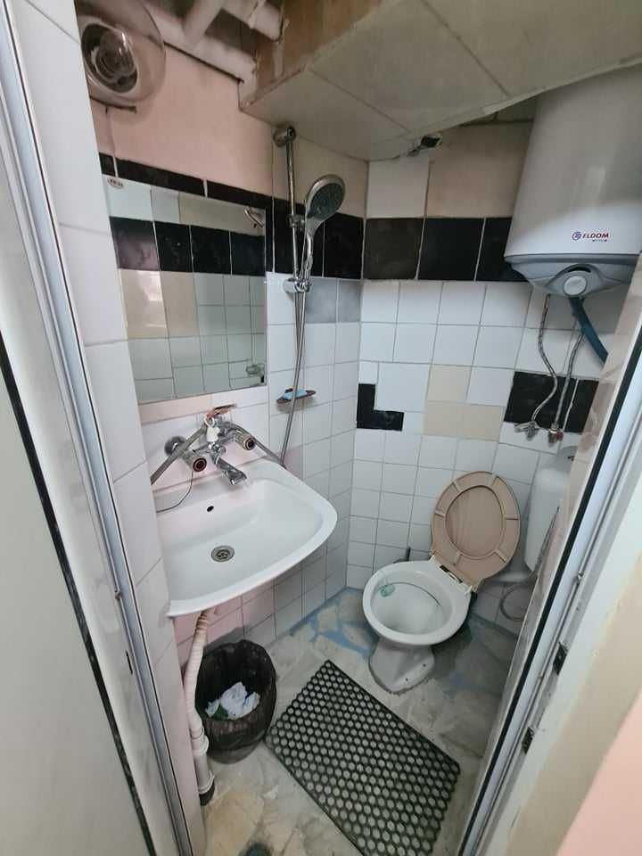 Дава се под наем Едностаен апартамент в Бургас, Център - 26 кв.м за 127.5 € - Снимка #6