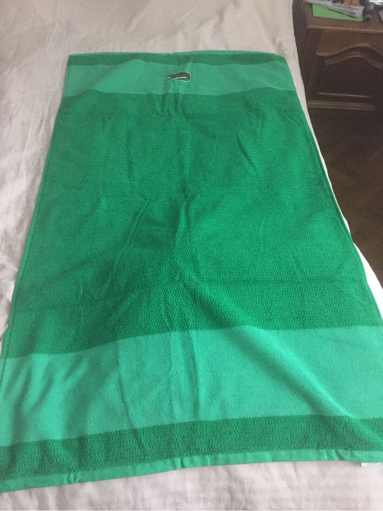 Vand prosop Lacoste , dimensiuni 73. X 126 cm, verde, bumbac 100%, nou