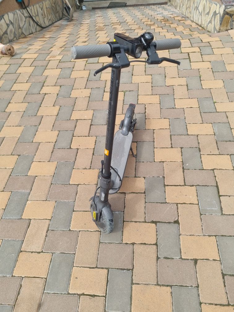 Vând trotineta xiaomi 1s