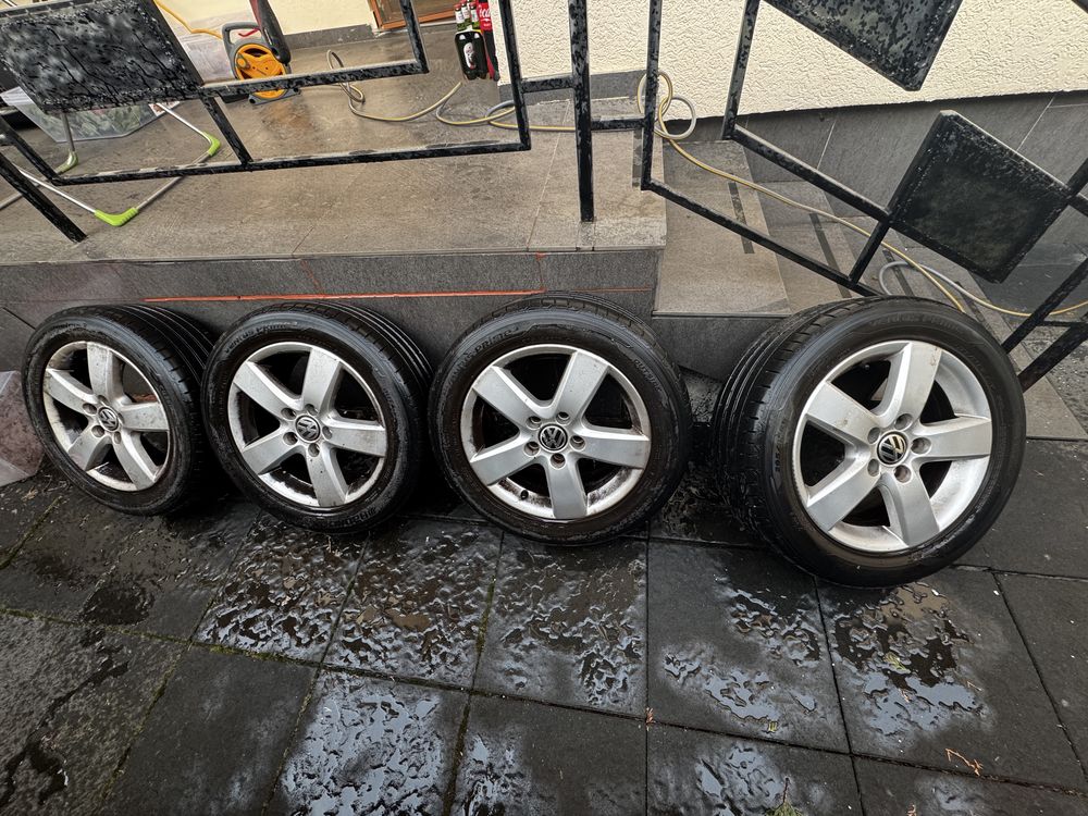 Vand 4 Jante originale Volkswagen cu cauciucuri bune de vara