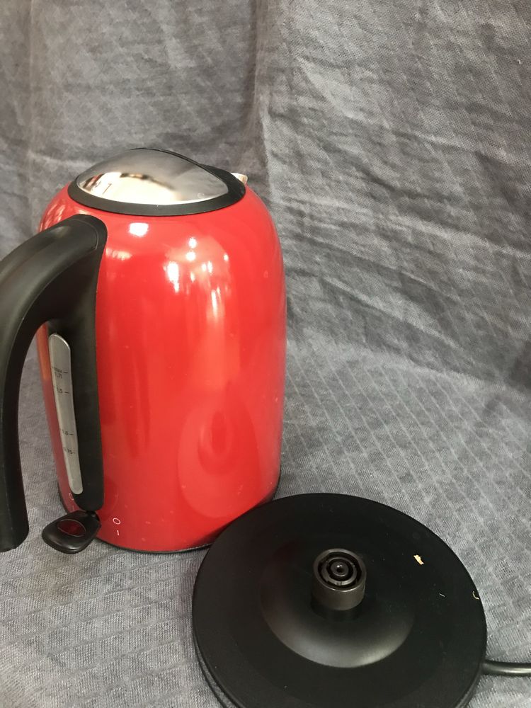 Електрическа кана Russell Hobbs