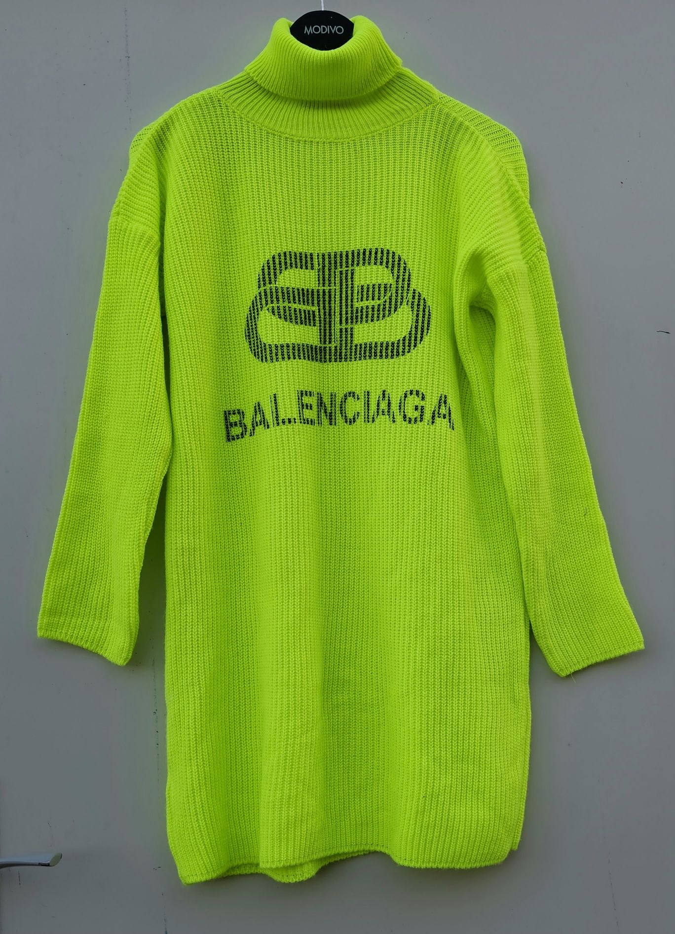 Balenciaga дамски дълъг пуловер купуван от Djofra Универсален размер