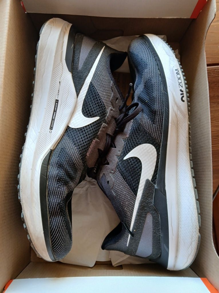 Nike air zoom structure 25