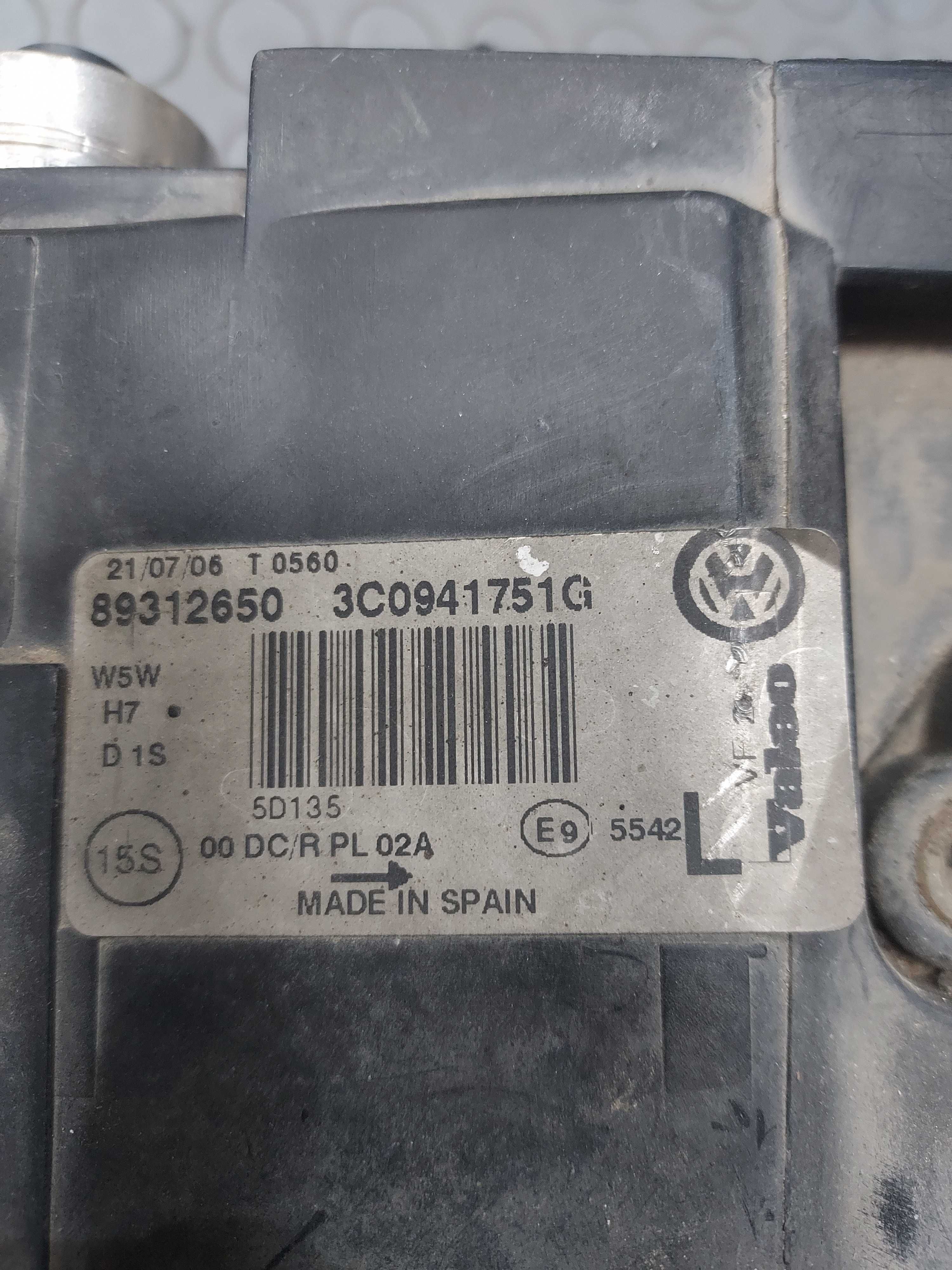 Ляв Фар Адаптивен VW PASSAT 6