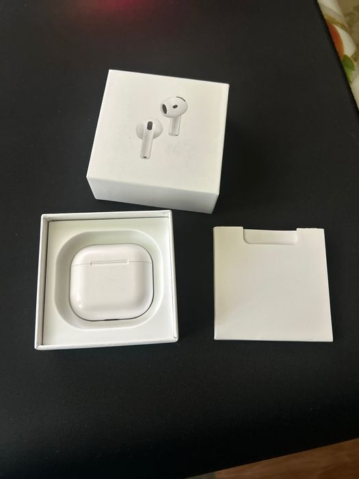 Airpods 4 (реприка) звук отличный все функции работают