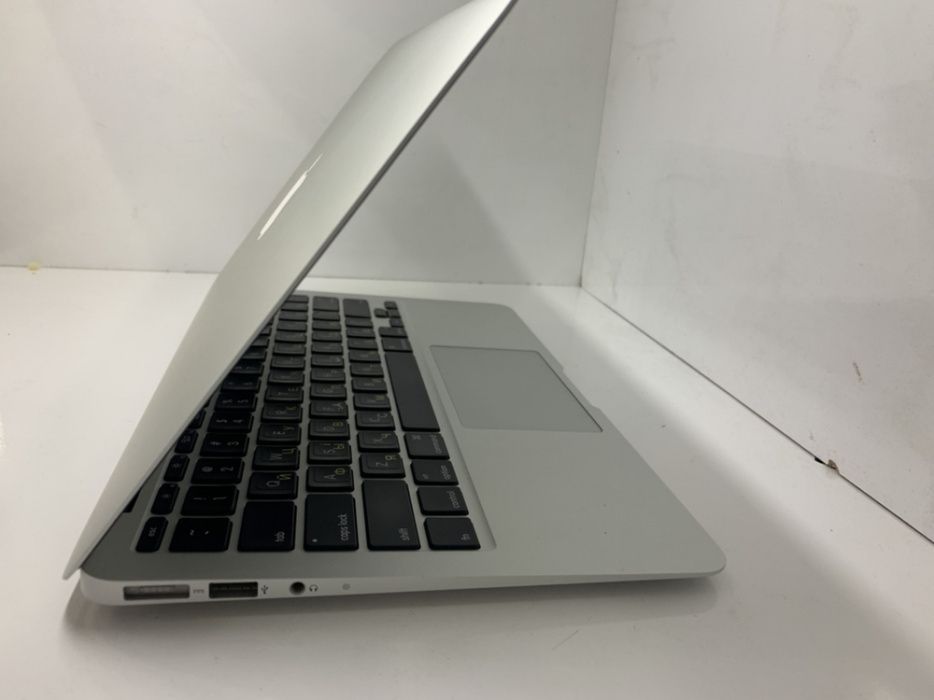 Mac Book Air 11,6