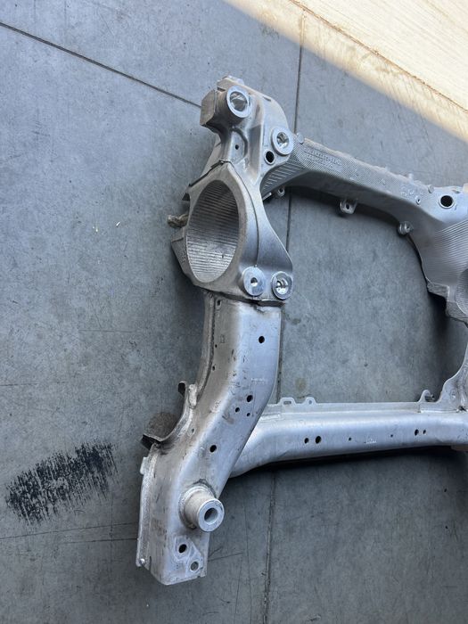 Punte fata - cadru motor H Mercedes GLC W254