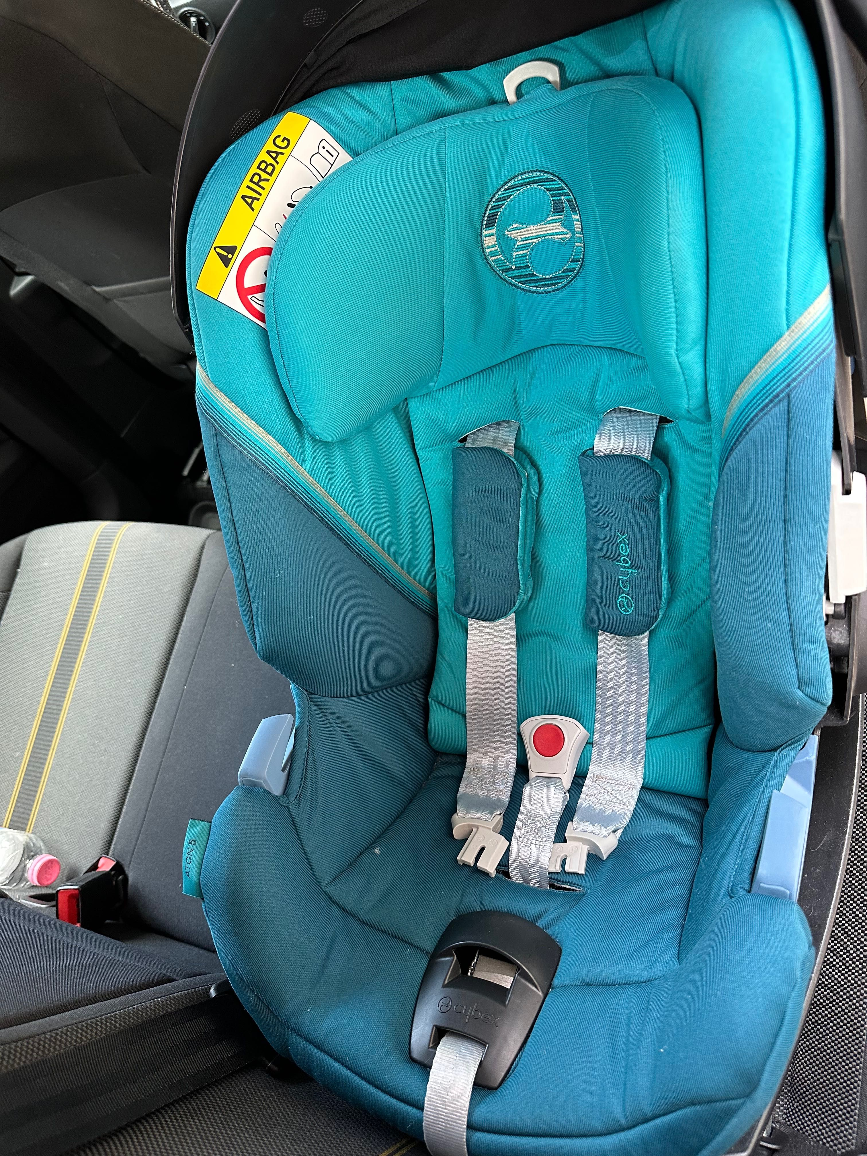 Столче за кола Cybex Aton 5 + Isofix база Base 2 fix