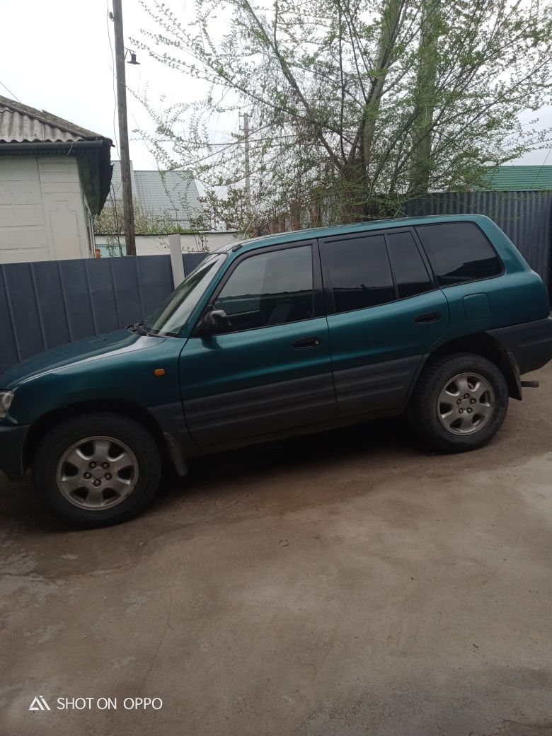 Продам. автомобиль RAV4  1997г в очень хорошем состоянии на ходу