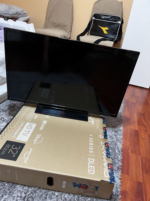 Vand tv Toshiba 80 cm cu cutie Urgent