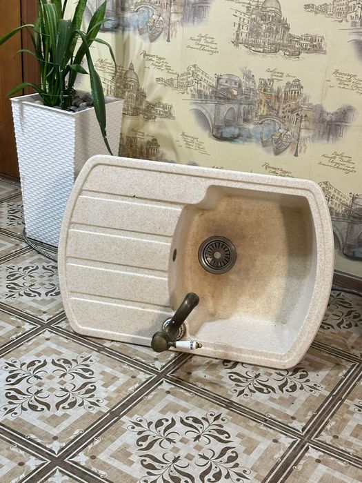 Продаётся каменная раковина для кухни.
Продаётся каменная кухонная рак