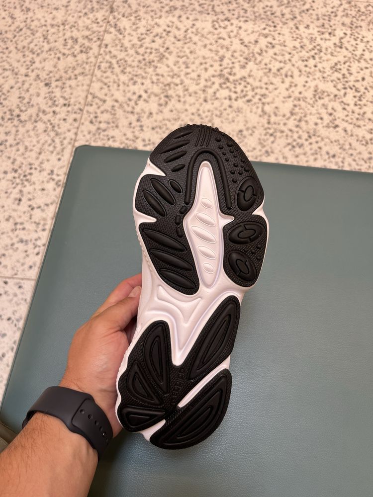 Дамски маратонки Adidas ozweego