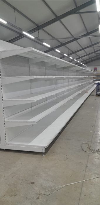 Rafturi metalice de magazin