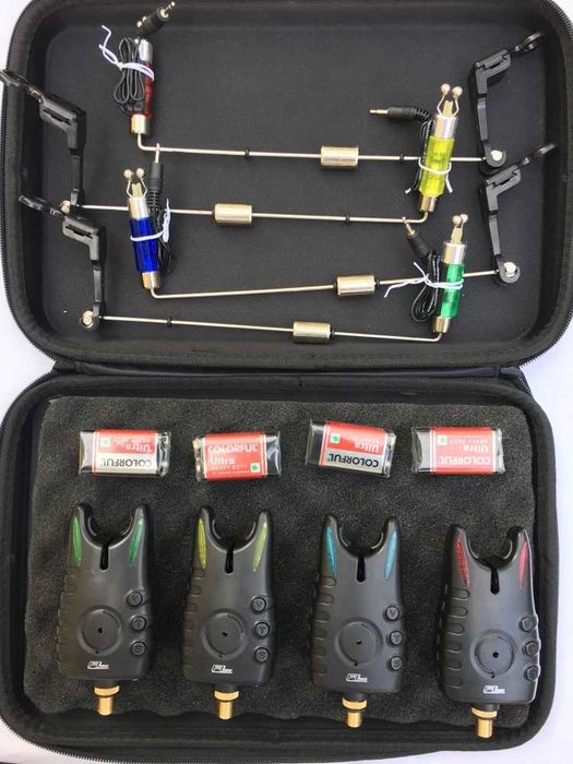 SET 4 AVERTIZORI FL 4 Swinger cu iluminare si geanta de transport