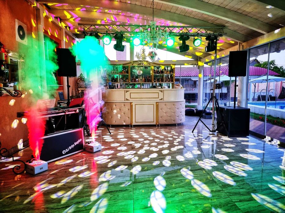 DJ, schela lumini, fum greu,gheata carbonica, nunta, majorat, botez