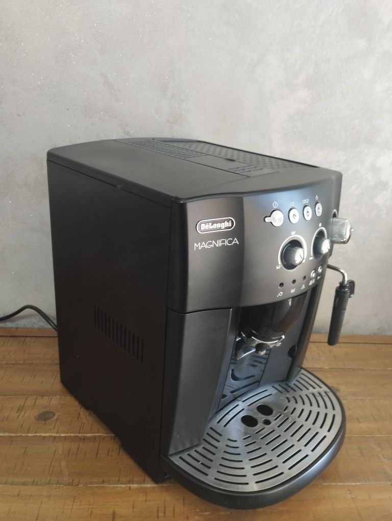 Aparat/espressor cafea DeLonghi Magnifica/transport gratuit