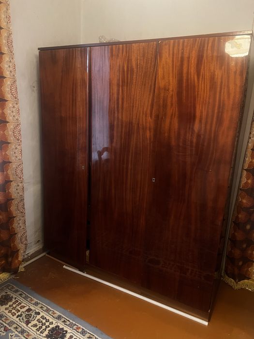 Продам шифоньер недорого