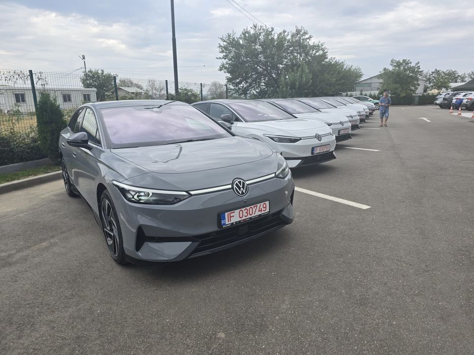 Inchiriem Volkswagen ID.7- Nistour.ro