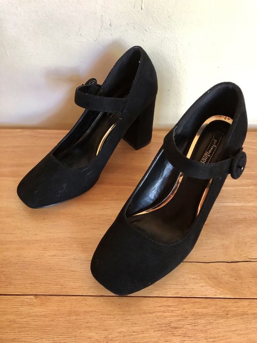 италиански Велурени дамски обувки номер 37