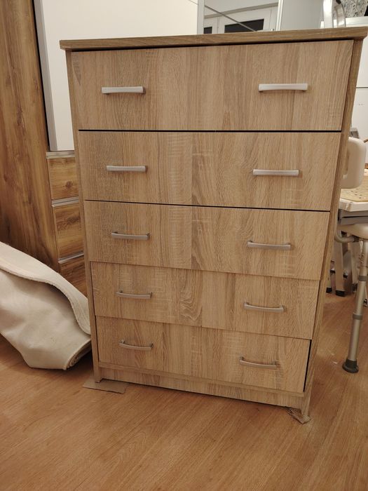 Vand Comoda cu sertare