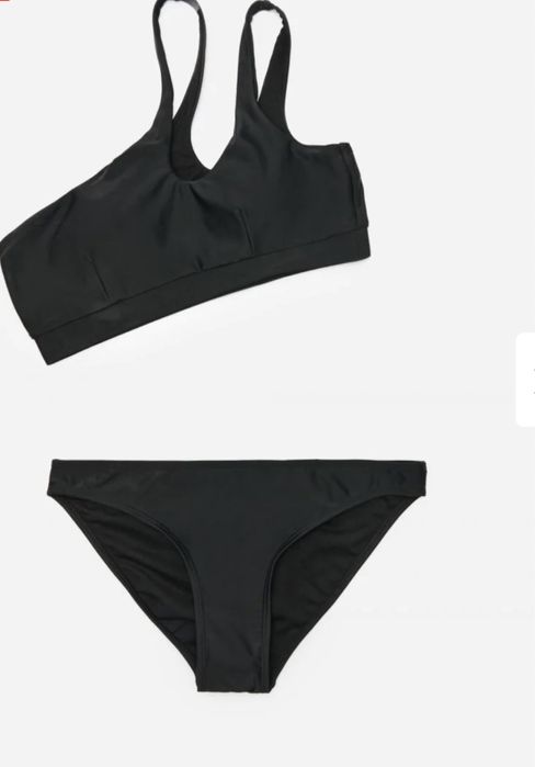 Нов черен бански