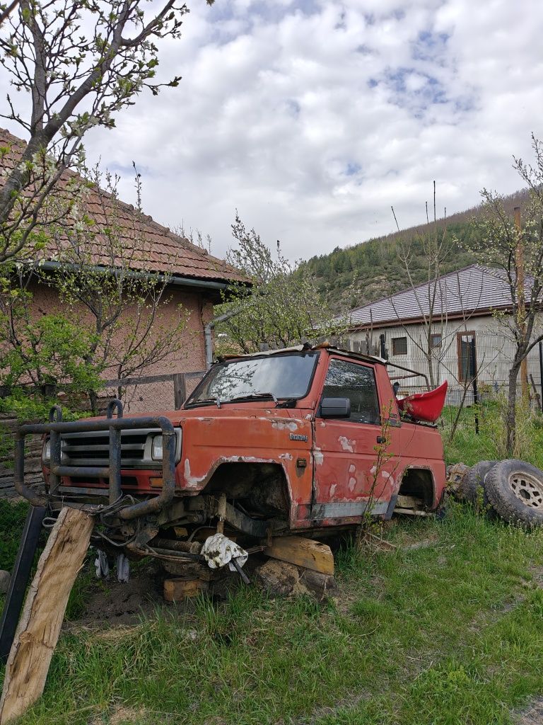 Daihatsu Rocky F80LV