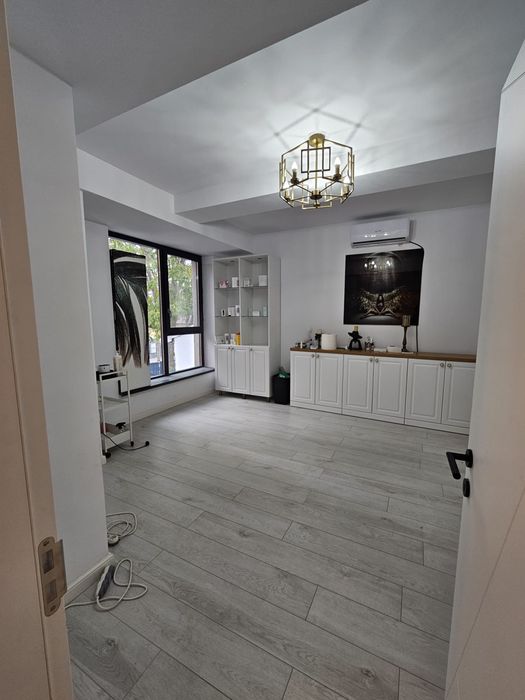 Inchiriez casa construita in 2024 + curte