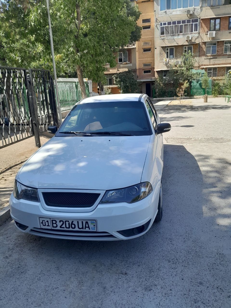 Neksiya 2 1.6 luks
