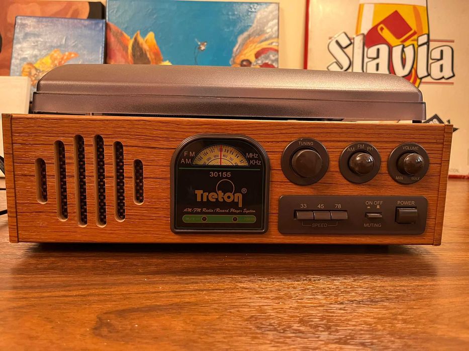 Pick-up Treton în stil vintage, cu radio AM/FM integrat