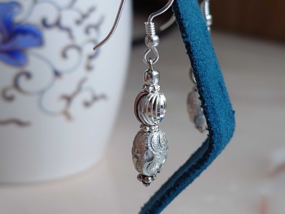 Cercei noi din argint gravat. provenienta India