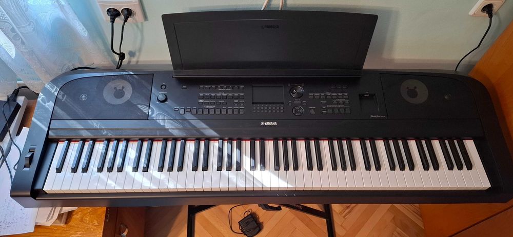 Пиано Yamaha DGX 670 B - Дигитално стейдж пиано, 88 клавиша