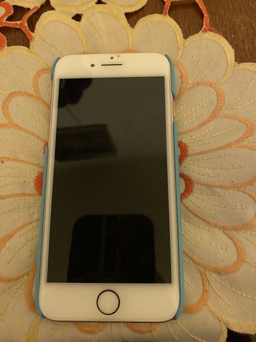 Vind iphone 7 impecabil fara accesorii