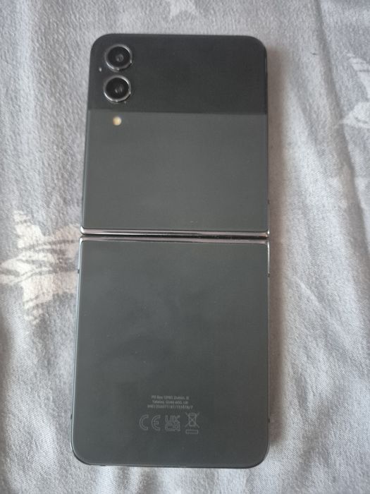 Samsung Galaxy Z Flip 4 Impecabil