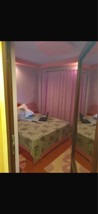 Vand apartament doua camere