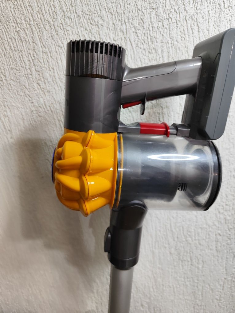 Безжична прахосмукачка Dyson
