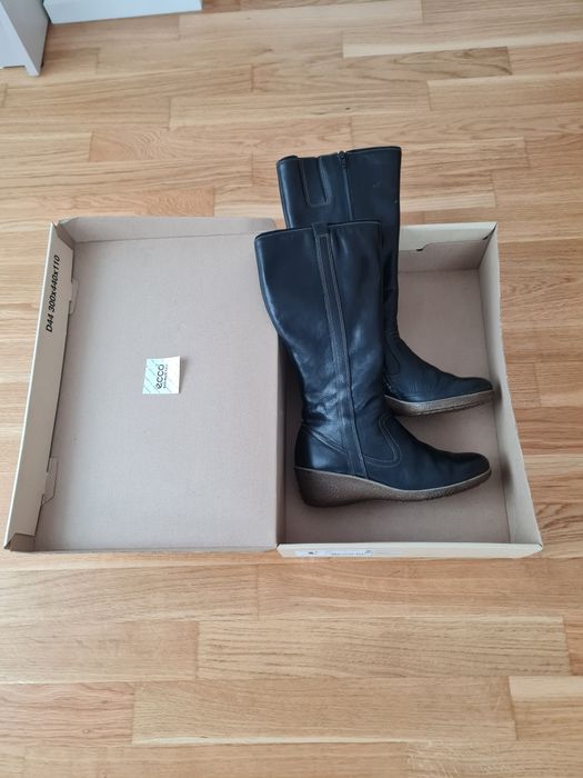 2 perechi de cizme Ecco pentru femei, marimea 38, stare excelenta