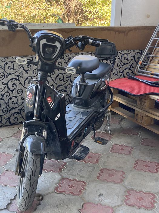 Продам ск8 скутер