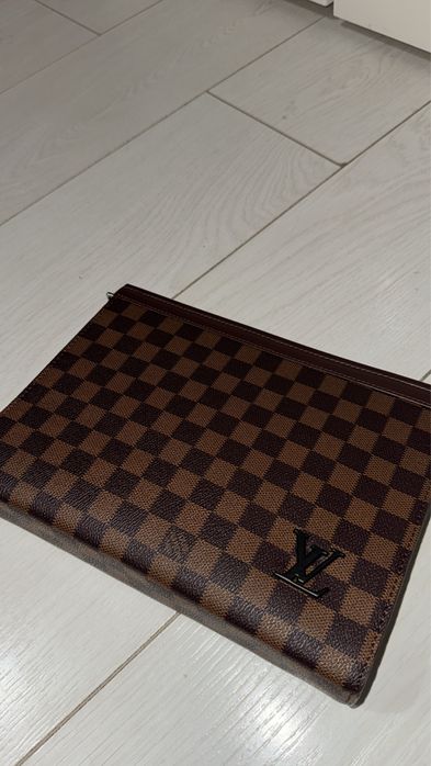Чанта Клъч / плик Louis vuitton/ В НАЛИЧНОСТ!!!